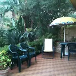 Sea View Garden דירה