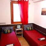 Sea View Garden דירה